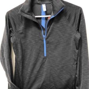 NWT Womens Size SM/CH Under Armour Pullover